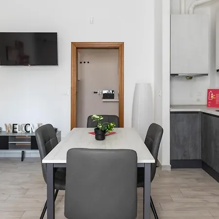 Modern In By Wonderful Italy 아파트 *