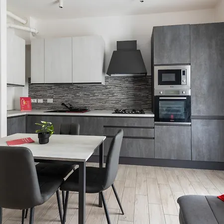 Modern In By Wonderful Italy Apartman Bologna